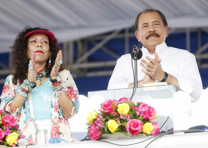 Miles acompañan a Daniel y Rosario en Repliegue 2013