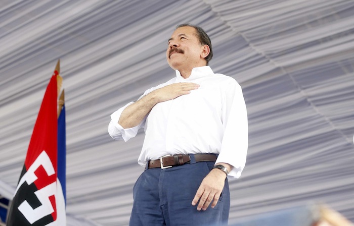 Miles acompañan a Daniel y Rosario en Repliegue 2013