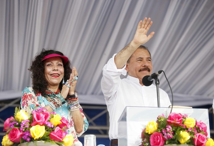 Miles acompañan a Daniel y Rosario en Repliegue 2013