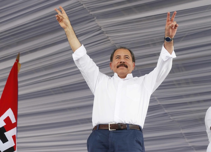 Miles acompañan a Daniel y Rosario en Repliegue 2013