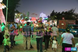 Una tarde en la Avenida de Bolívar a Chávez esperando la llegada del Niño Dios
