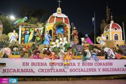 Una tarde en la Avenida de Bolívar a Chávez esperando la llegada del Niño Dios