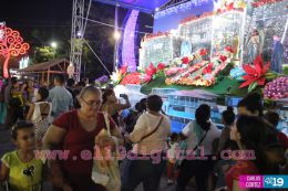 Una tarde en la Avenida de Bolívar a Chávez esperando la llegada del Niño Dios