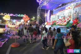 Una tarde en la Avenida de Bolívar a Chávez esperando la llegada del Niño Dios
