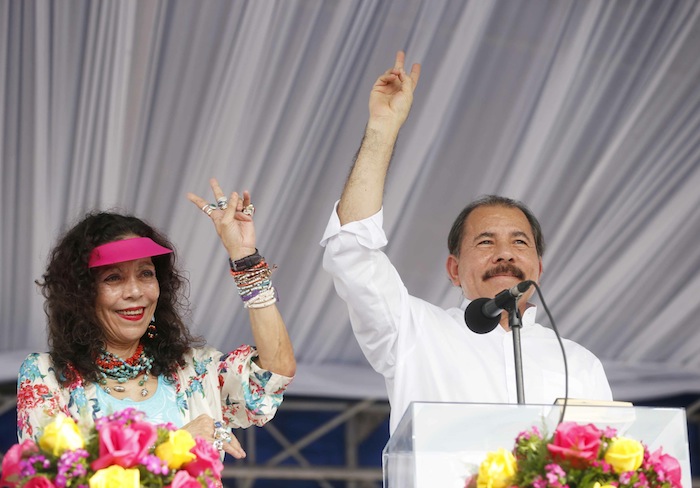 Miles acompañan a Daniel y Rosario en Repliegue 2013