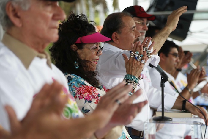 Miles acompañan a Daniel y Rosario en Repliegue 2013