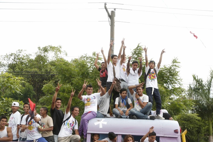 Miles acompañan a Daniel y Rosario en Repliegue 2013