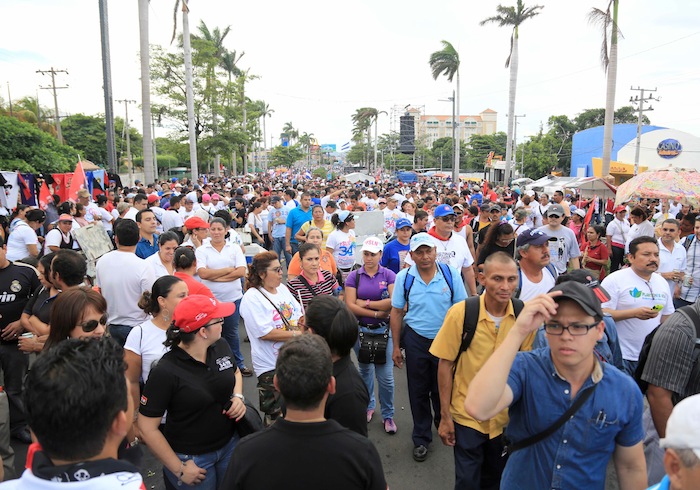 Miles acompañan a Daniel y Rosario en Repliegue 2013