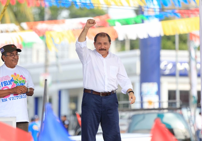 Miles acompañan a Daniel y Rosario en Repliegue 2013