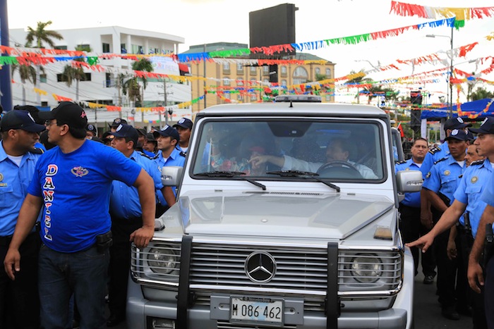 Miles acompañan a Daniel y Rosario en Repliegue 2013