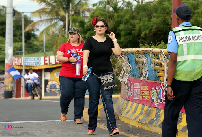 Miles acompañan a Daniel y Rosario en Repliegue 2013