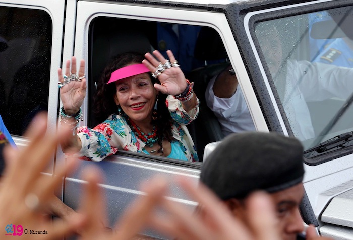 Miles acompañan a Daniel y Rosario en Repliegue 2013