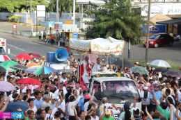 Un mar de católicos participan en primera misa del 2016