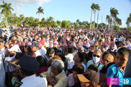 Un mar de católicos participan en primera misa del 2016