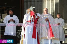 Un mar de católicos participan en primera misa del 2016