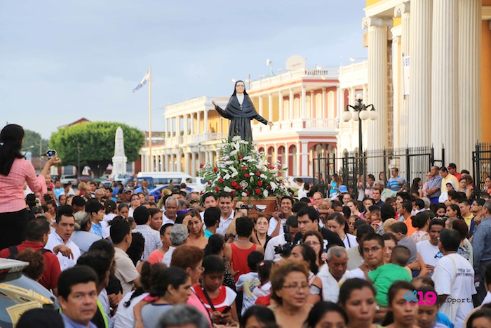 Granadinos festejan a Beata Sor María Romero