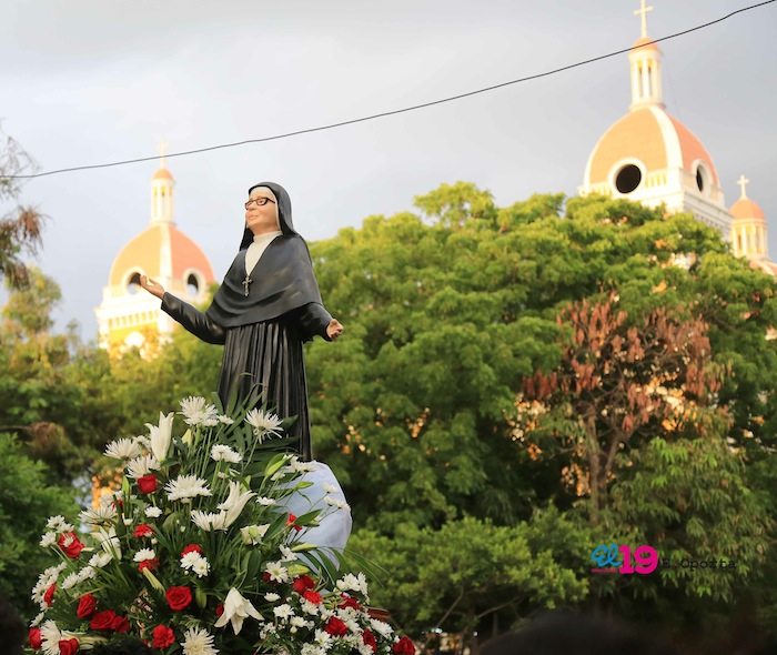 Granadinos festejan a Beata Sor María Romero