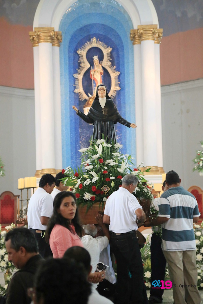 Granadinos festejan a Beata Sor María Romero