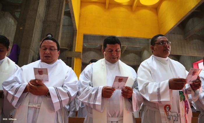 Misa Crismal en Catedral de Managua
