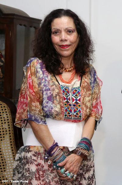 Daniel y Rosario saludan al Cardenal Miguel en su 90 Aniversario Natal