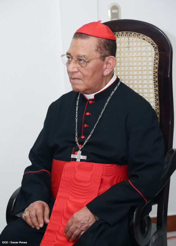 Daniel y Rosario saludan al Cardenal Miguel en su 90 Aniversario Natal