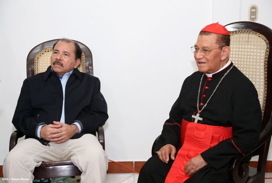 Daniel y Rosario saludan al Cardenal Miguel en su 90 Aniversario Natal