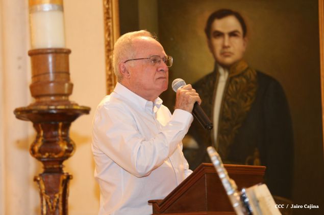 Daniel y Rosario participan en solemne ceremonia del centenario del Inmortal Rubén Darío en León
