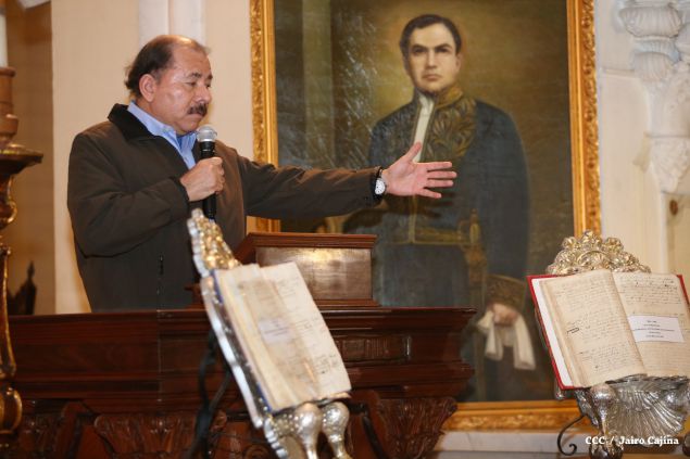 Daniel y Rosario participan en solemne ceremonia del centenario del Inmortal Rubén Darío en León