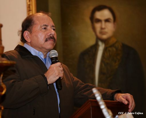 Daniel y Rosario participan en solemne ceremonia del centenario del Inmortal Rubén Darío en León