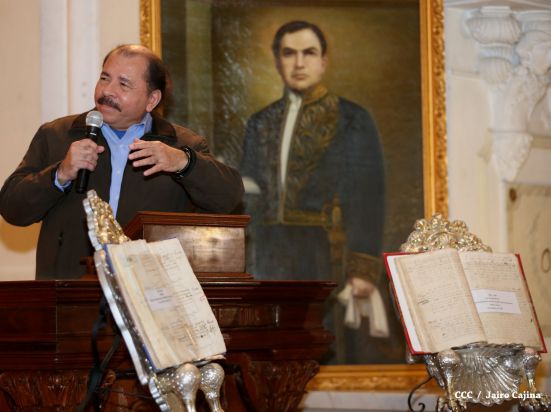 Daniel y Rosario participan en solemne ceremonia del centenario del Inmortal Rubén Darío en León