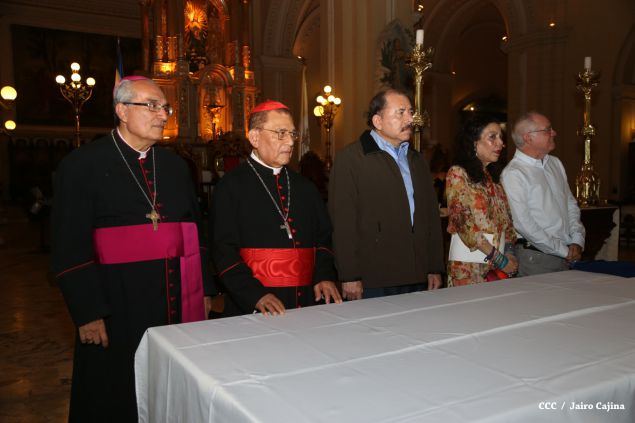 Daniel y Rosario participan en solemne ceremonia del centenario del Inmortal Rubén Darío en León