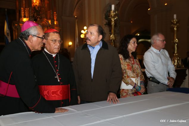 Daniel y Rosario participan en solemne ceremonia del centenario del Inmortal Rubén Darío en León