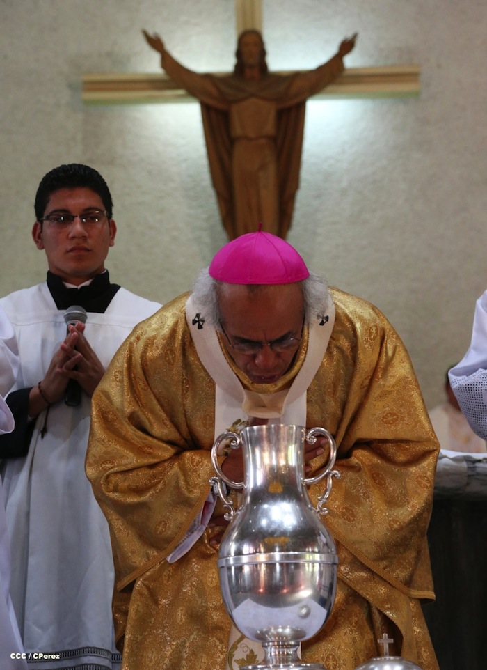 Misa Crismal en Catedral de Managua
