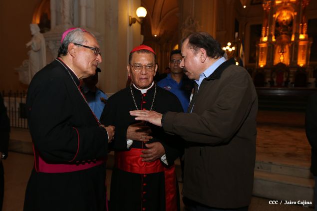 Daniel y Rosario participan en solemne ceremonia del centenario del Inmortal Rubén Darío en León