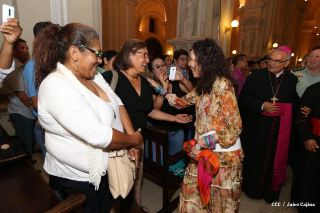 Daniel y Rosario participan en solemne ceremonia del centenario del Inmortal Rubén Darío en León