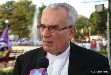 Daniel y Rosario participan en solemne ceremonia del centenario del Inmortal Rubén Darío en León