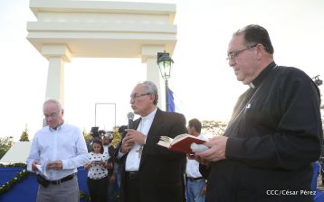 Daniel y Rosario participan en solemne ceremonia del centenario del Inmortal Rubén Darío en León