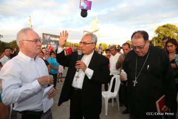 Daniel y Rosario participan en solemne ceremonia del centenario del Inmortal Rubén Darío en León