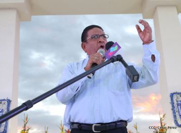 Daniel y Rosario participan en solemne ceremonia del centenario del Inmortal Rubén Darío en León