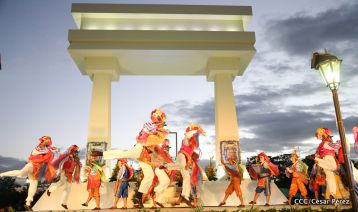 Daniel y Rosario participan en solemne ceremonia del centenario del Inmortal Rubén Darío en León