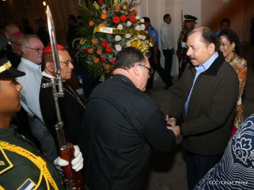 Daniel y Rosario participan en solemne ceremonia del centenario del Inmortal Rubén Darío en León