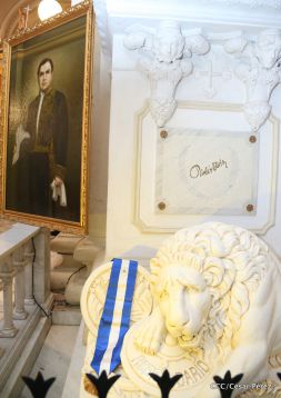 Daniel y Rosario participan en solemne ceremonia del centenario del Inmortal Rubén Darío en León