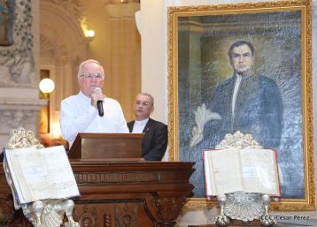 Daniel y Rosario participan en solemne ceremonia del centenario del Inmortal Rubén Darío en León