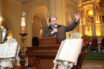 Daniel y Rosario participan en solemne ceremonia del centenario del Inmortal Rubén Darío en León