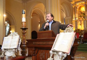 Daniel y Rosario participan en solemne ceremonia del centenario del Inmortal Rubén Darío en León