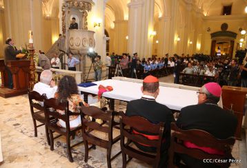 Daniel y Rosario participan en solemne ceremonia del centenario del Inmortal Rubén Darío en León