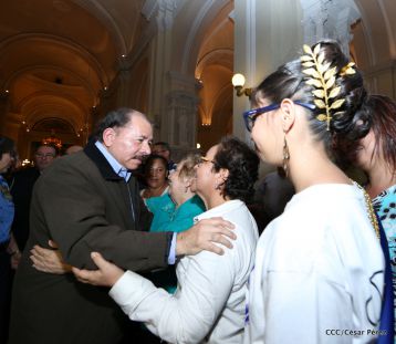 Daniel y Rosario participan en solemne ceremonia del centenario del Inmortal Rubén Darío en León
