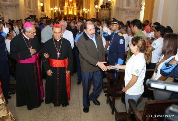 Daniel y Rosario participan en solemne ceremonia del centenario del Inmortal Rubén Darío en León