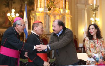 Daniel y Rosario participan en solemne ceremonia del centenario del Inmortal Rubén Darío en León