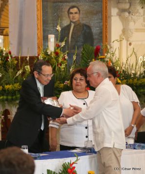 León conmemora con jornada especial centenario del poeta Rubén Darío